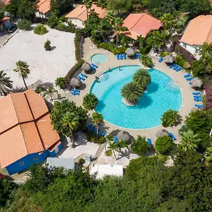 At The Pool In Tropical Seru Coral With Privacy And Large Pool Apartamento